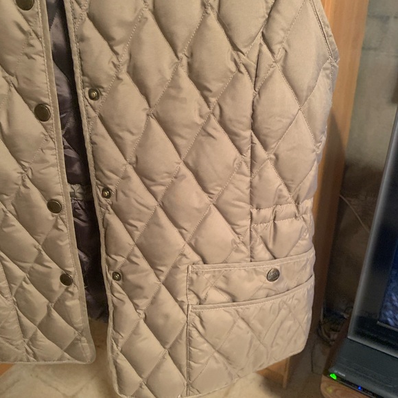 Eddie Bauer Women's Quilted Vest - Picture 5 of 9